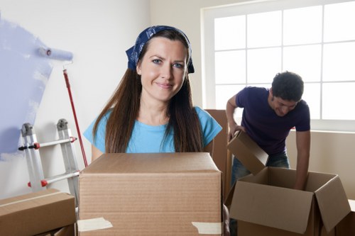 House removals support for flats and family homes in Highbury